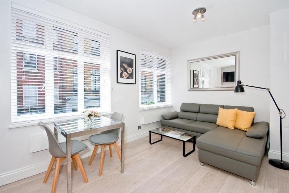 F1 Greek Street By City Living London Exterior photo
